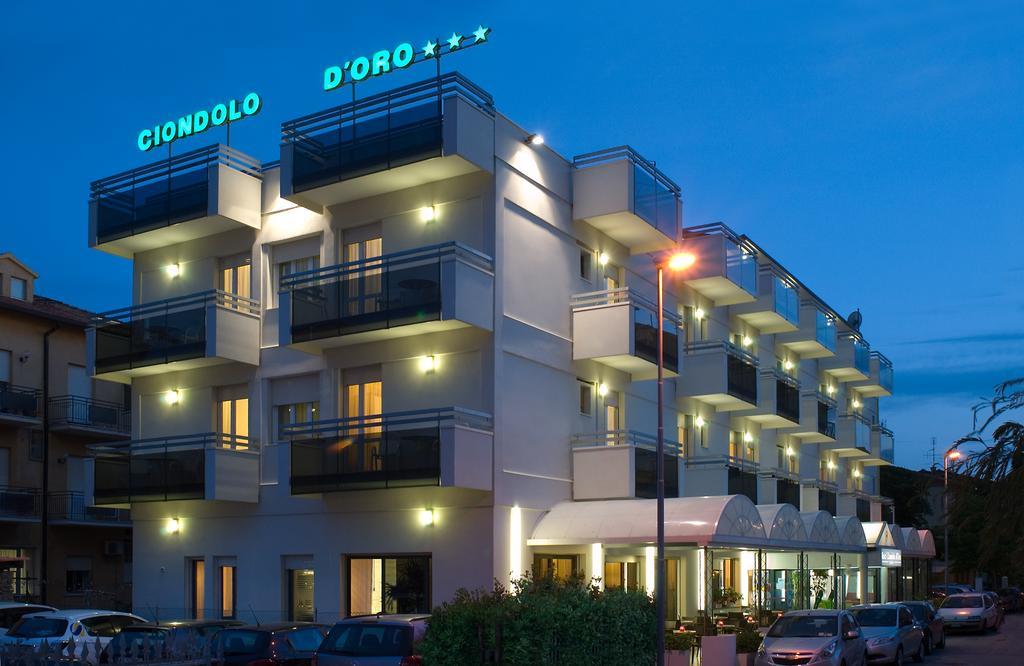 Hotel Ciondolo D'Oro Rimini Esterno foto