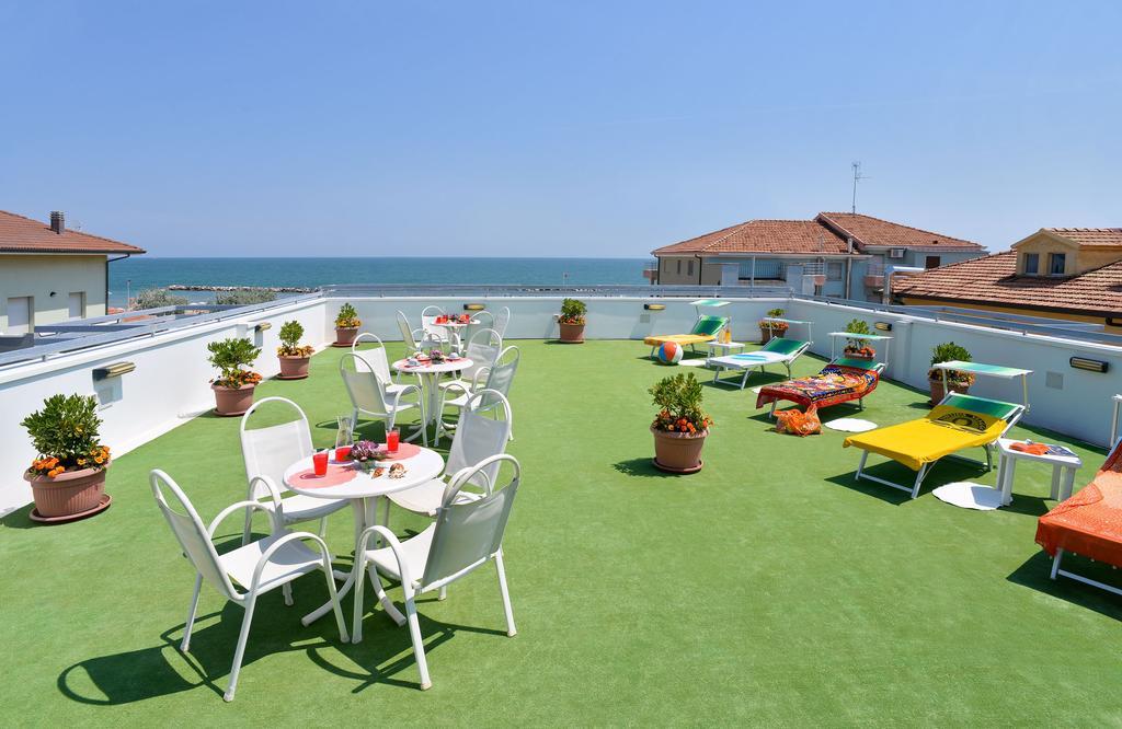 Hotel Ciondolo D'Oro Rimini Esterno foto