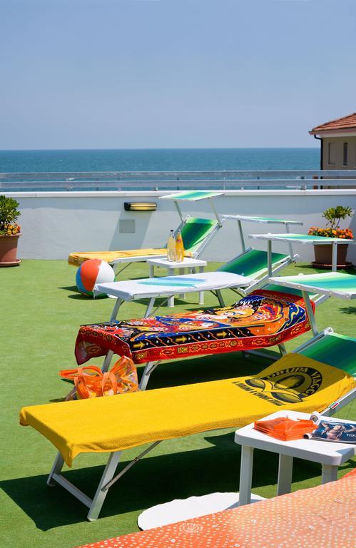 Hotel Ciondolo D'Oro Rimini Esterno foto