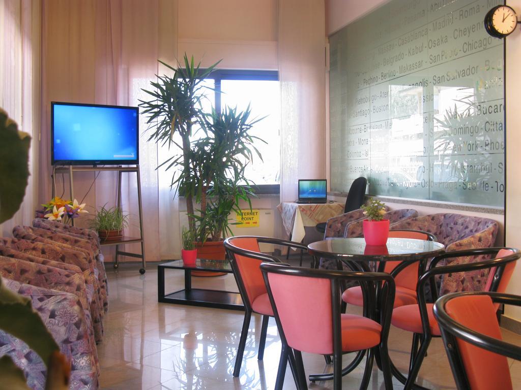 Hotel Ciondolo D'Oro Rimini Esterno foto