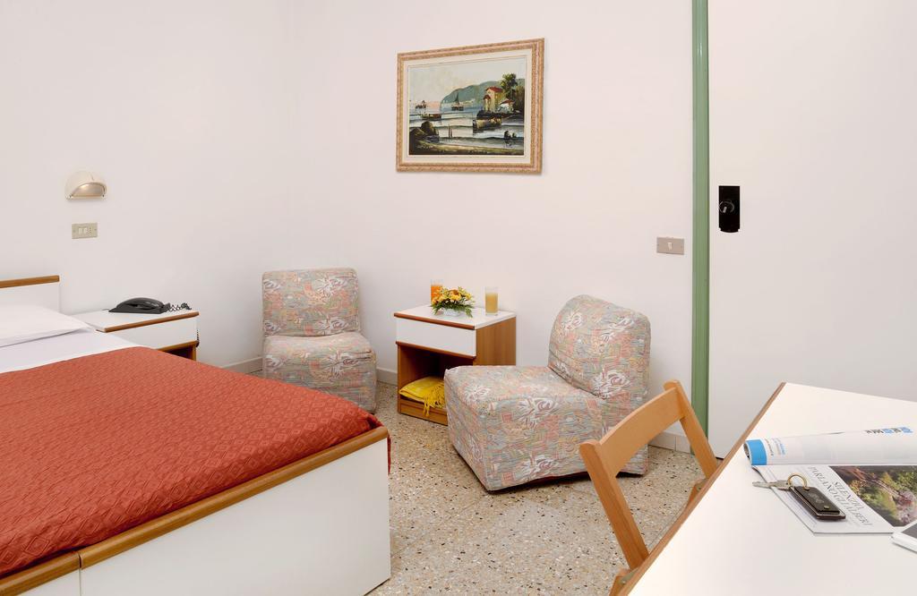 Hotel Ciondolo D'Oro Rimini Esterno foto