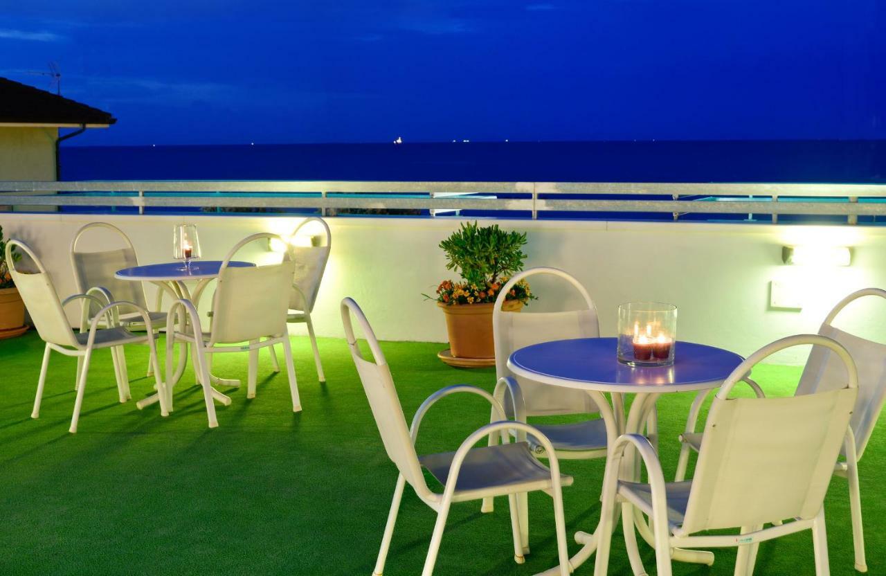 Hotel Ciondolo D'Oro Rimini Esterno foto